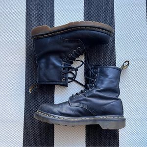 Dr. Marten 1460 Smooth Leather Lace Up Black Boots